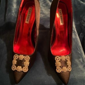 Cape Robbin Black Satin Brooch pumps